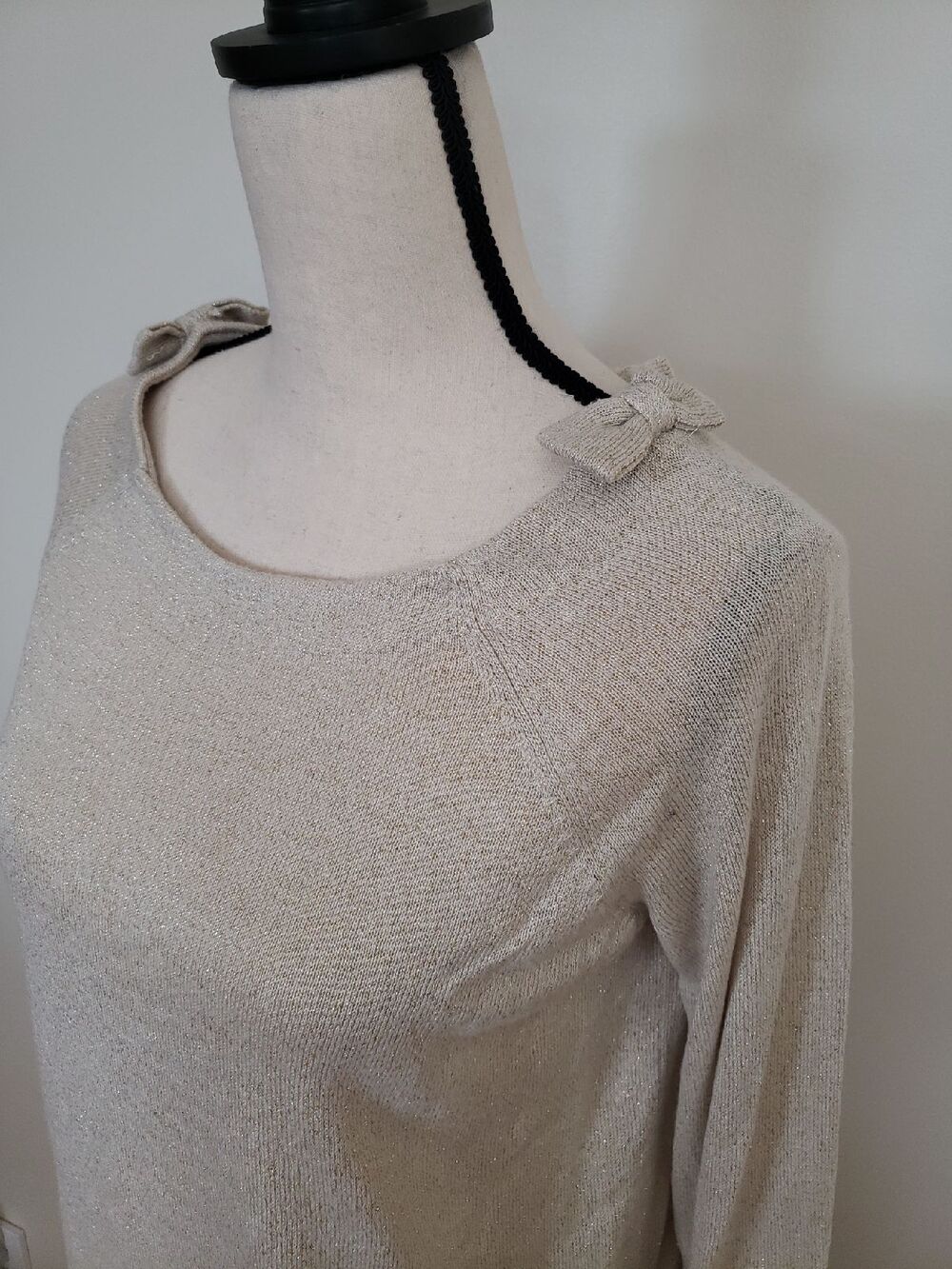 LC Lauren Conrad Gold Sparkle Bow Sweater Medium Cream Metallic Shimmer Knit